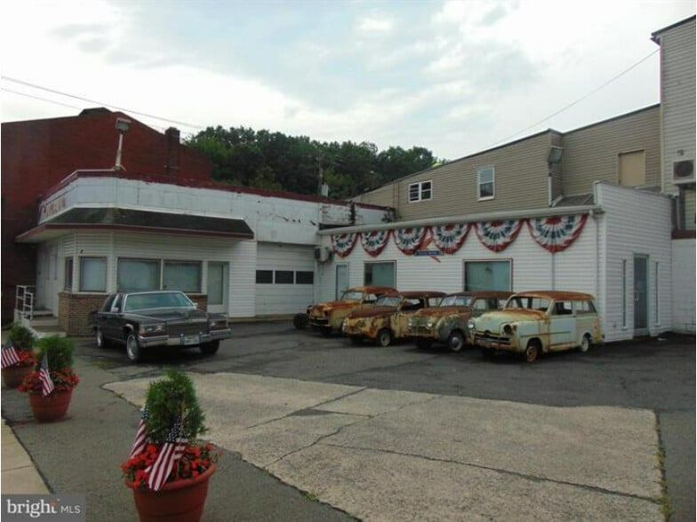 Primary Photo Of 300 Centre St, Ashland Flex For Sale