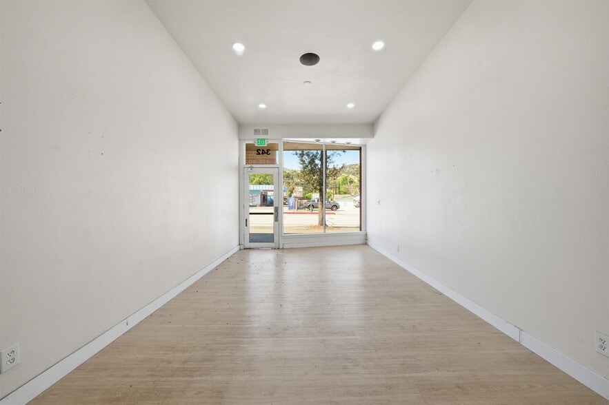 More Photos Of 340-344 E Foothill Blvd, Arcadia Freestanding For Lease
