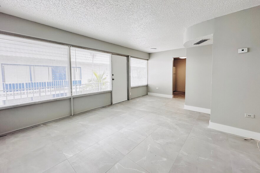 More Photos Of 999 W Prospect Rd, Oakland Park Apartments For Sale