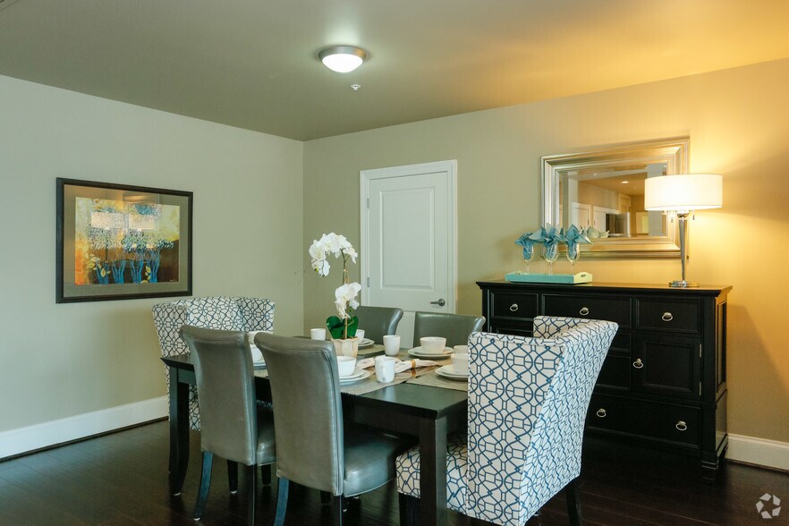 More Photos Of 5927 Almeda Rd, Houston Apartments For Lease
