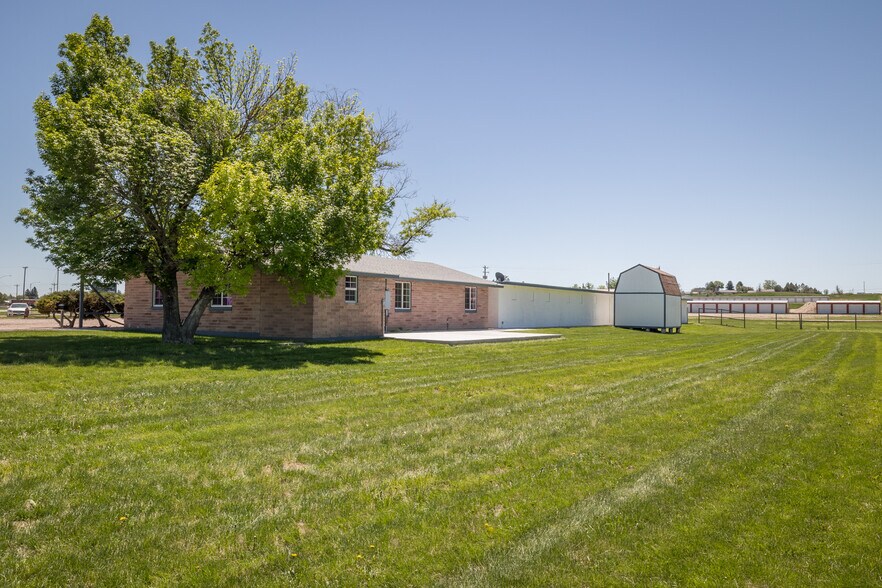 More Photos Of 914 W US Highway 30, Kimball Specialty For Sale