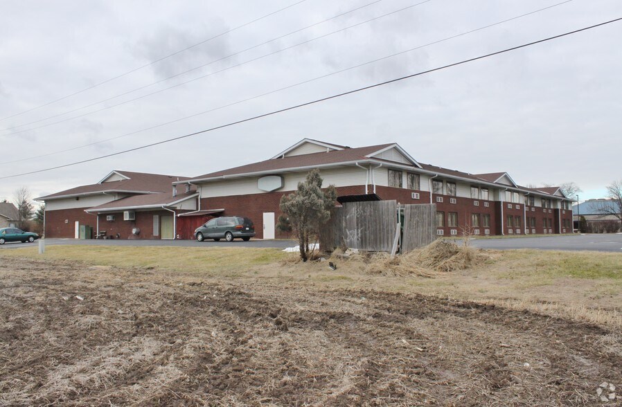 More Photos Of 1100 Eastgate Dr, O'Fallon Hotel For Sale