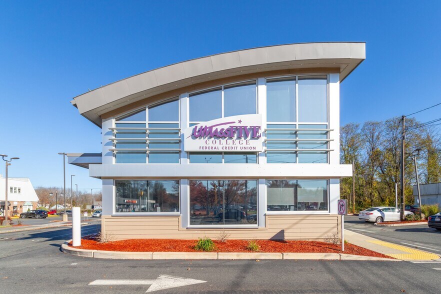 More Photos Of 225-243 King St, Northampton Unknown For Lease