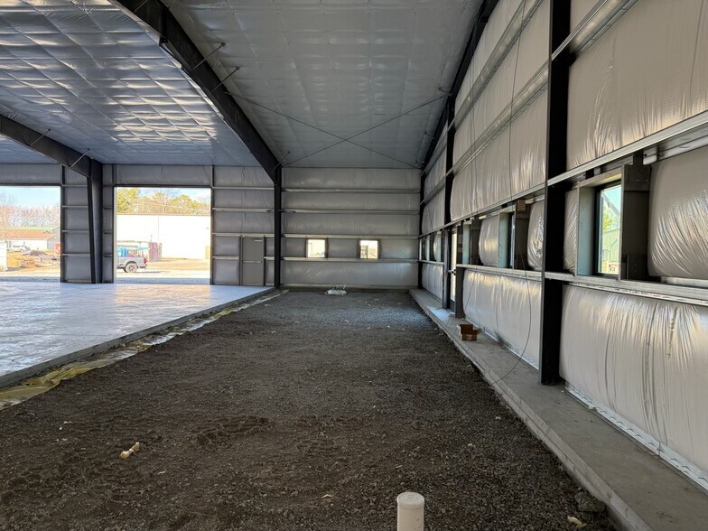 More Photos Of 5350 Enterprise Dr, Paducah Warehouse For Lease