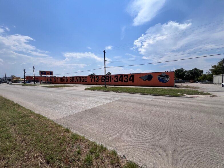 More Photos Of 6315 N Shepherd Dr, Houston Land For Sale