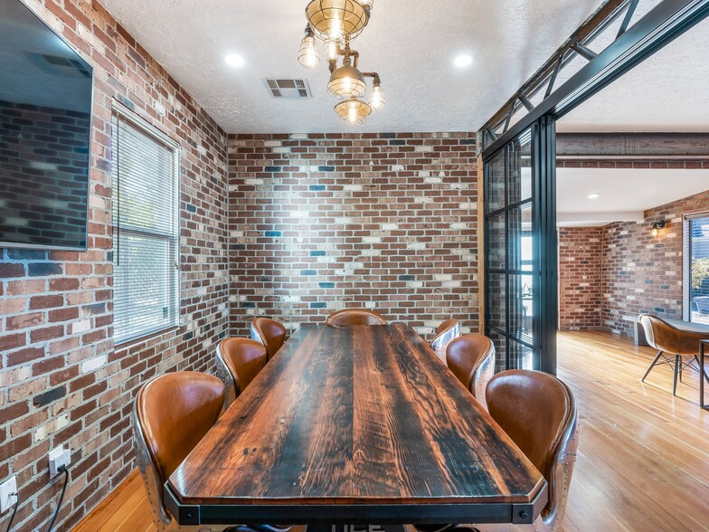 More Photos Of 2917 Washington St, Vancouver Storefront Retail Office For Sale