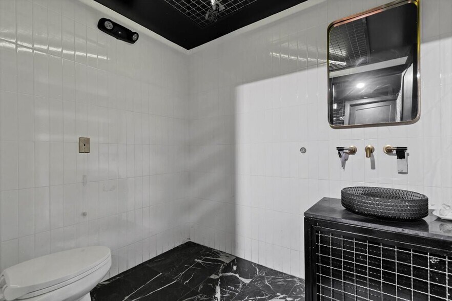 More Photos Of 99-101 Orange St, New Haven Storefront Retail Residential For Sale