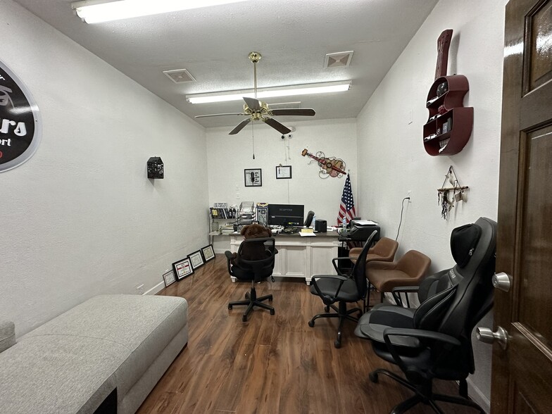 More Photos Of 13570 US Highway 287, Bellevue Auto Repair For Sale