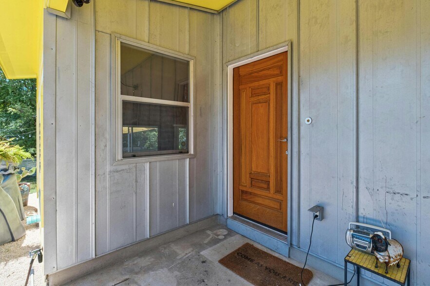 More Photos Of 2236 Webberville Rd, Austin Office For Lease