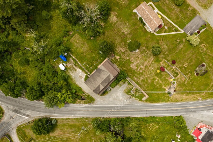 More Photos Of 696 PA-590, Lackawaxen Apartments For Sale
