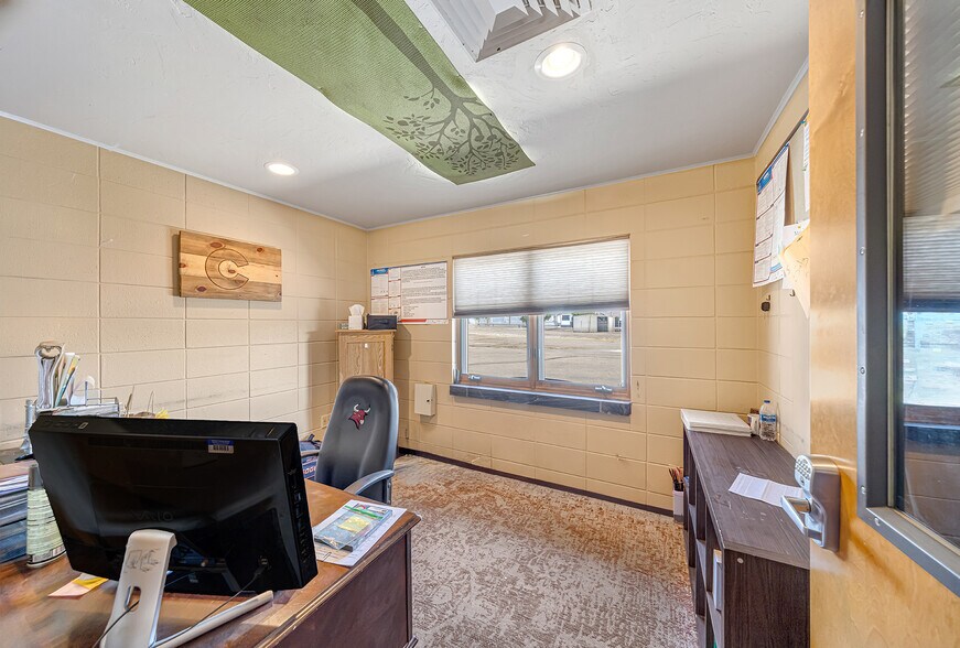 More Photos Of 389 Roberts Ct, Grand Junction Service For Sale