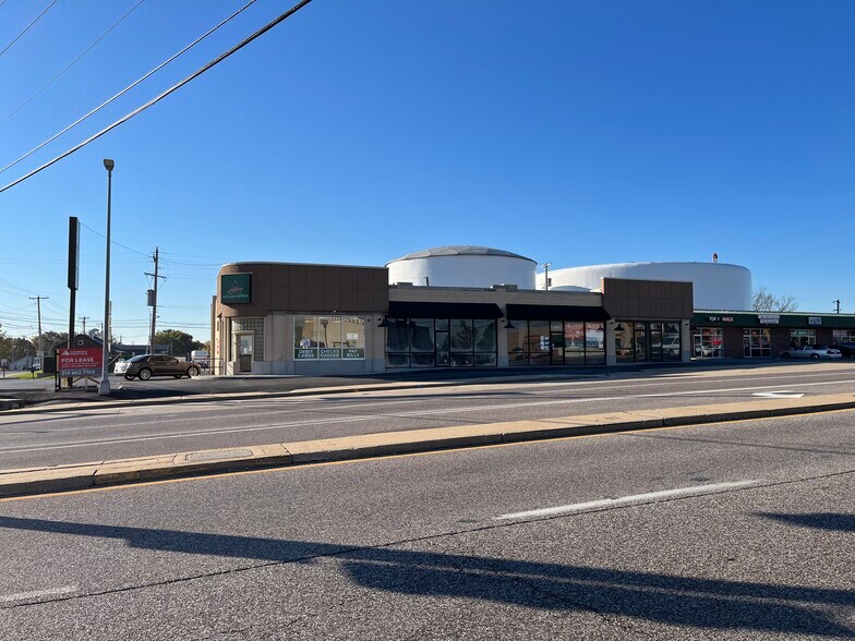 More Photos Of 10004 Gravois Rd, Saint Louis Storefront Retail Office For Lease