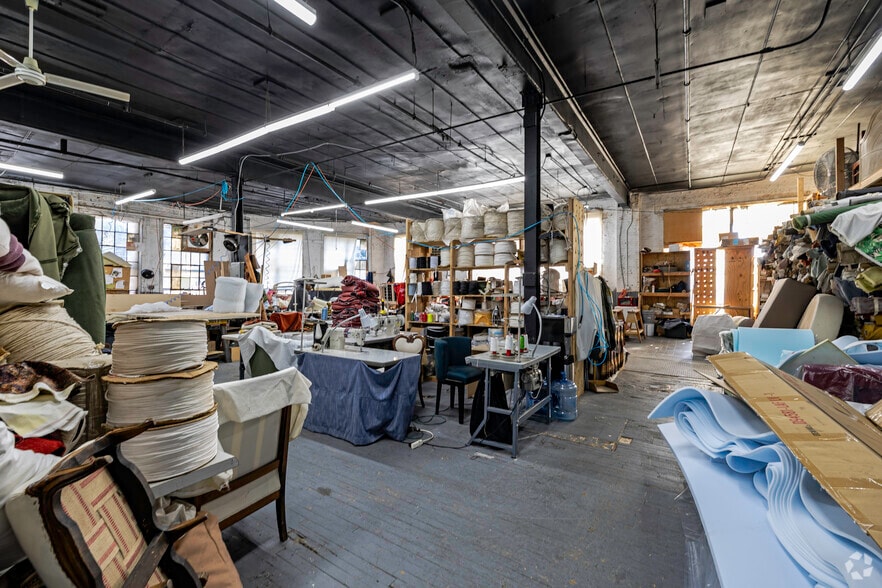 More Photos Of 830 Barry St, Bronx Warehouse For Sale