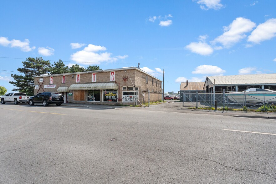 More Photos Of 162 Niagara Blvd, Fort Erie Marina For Sale