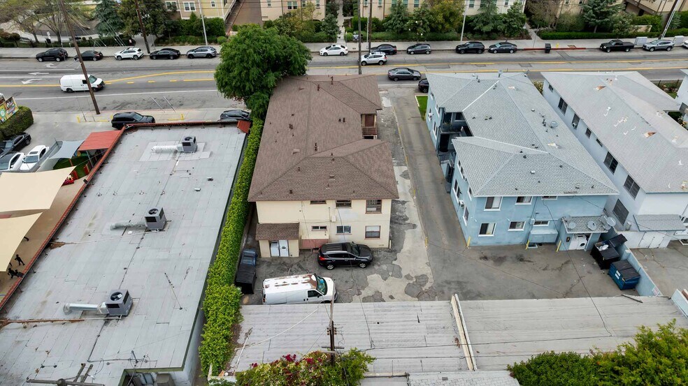 More Photos Of 7224 Hazeltine Ave, Van Nuys Apartments For Sale