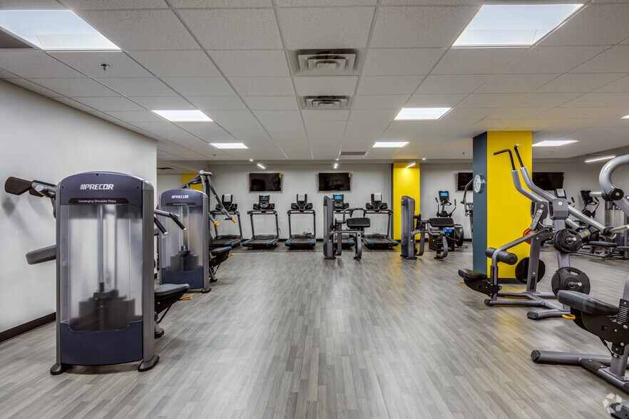 More Photos Of 15 E 5th St, Tulsa Office For Lease