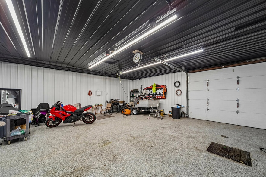 More Photos Of 1625 S Ankeny Blvd, Ankeny Auto Dealership For Sale