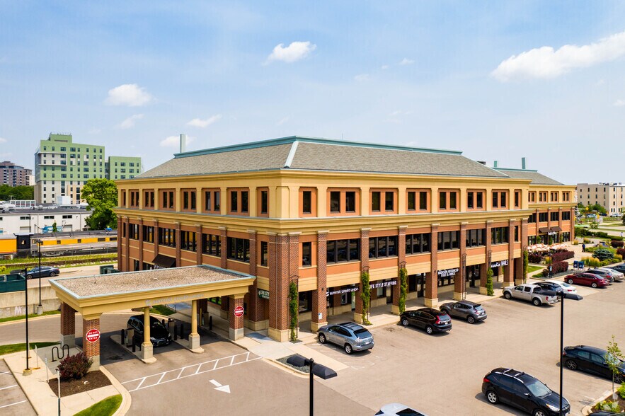 More Photos Of 658-672 W Washington Ave, Madison Office For Lease