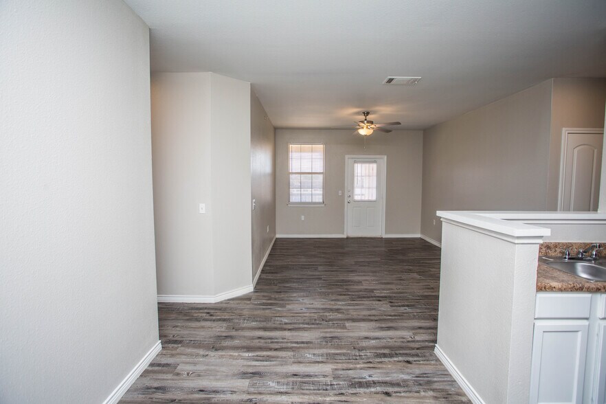 More Photos Of 2627 Oak Dr, Lubbock Apartments For Sale