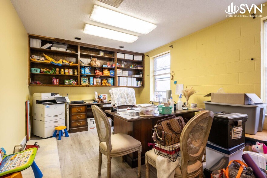 More Photos Of 209 W Jefferson St, Georgetown Office Residential For Sale