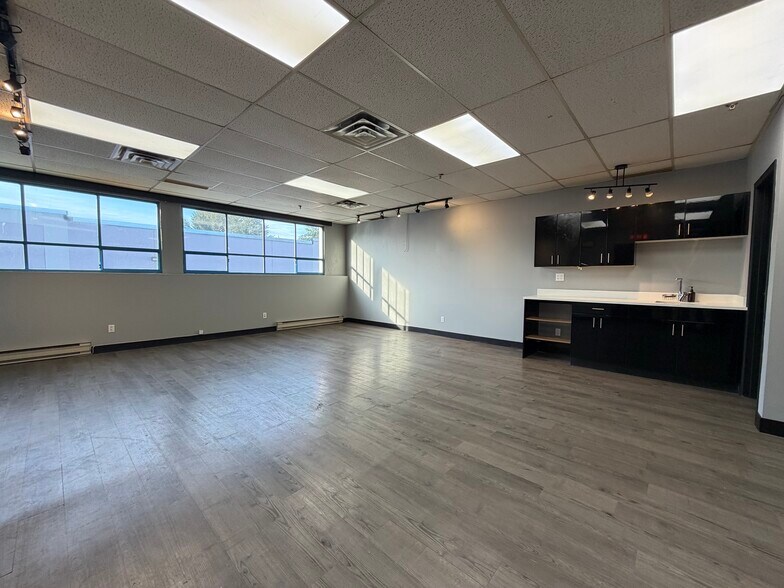 More Photos Of 1952 Kingsway Ave, Port Coquitlam Warehouse For Sale