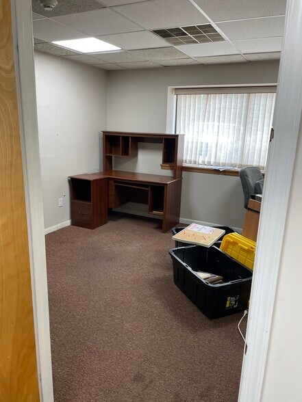 More Photos Of 100 E Broad St, Palmyra Storefront Retail Residential For Lease