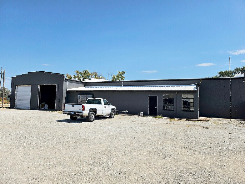 More Photos Of 1060 W Kansas Ave, Mcpherson Freestanding For Sale