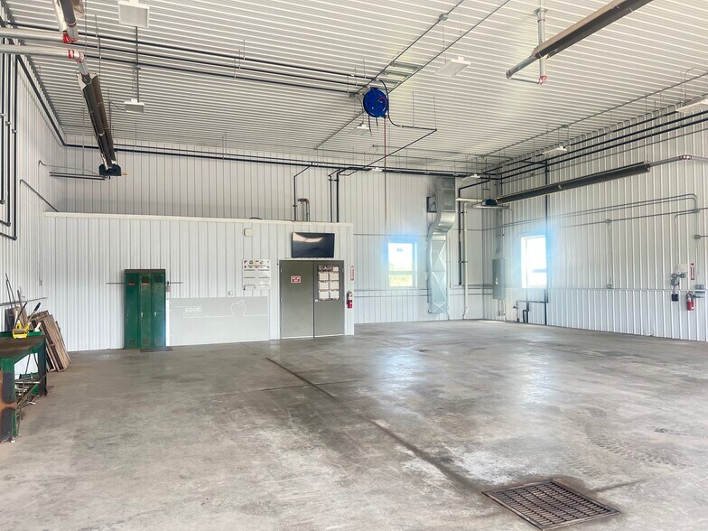 More Photos Of 629 Spruce Street, Sault Sainte Marie Industrial For Sale