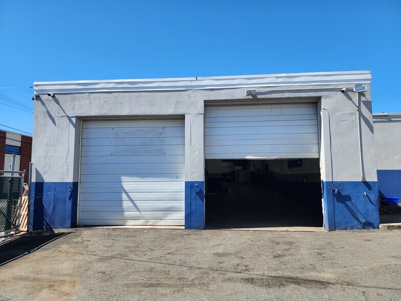 Primary Photo Of 260 Green St, South Hackensack Truck Terminal For Lease