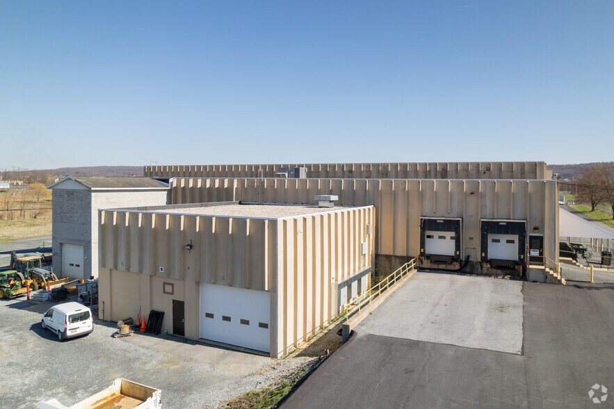 More Photos Of 501 Alexander Dr, Ephrata Warehouse For Lease