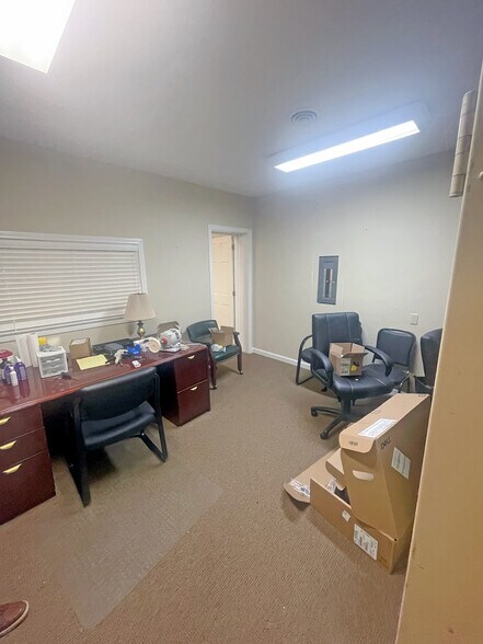 More Photos Of 5512 Godfrey Rd, Godfrey Office For Lease