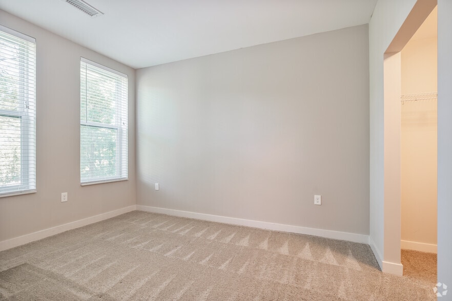 More Photos Of 2800 Franklin Blvd, Cleveland Apartments For Lease