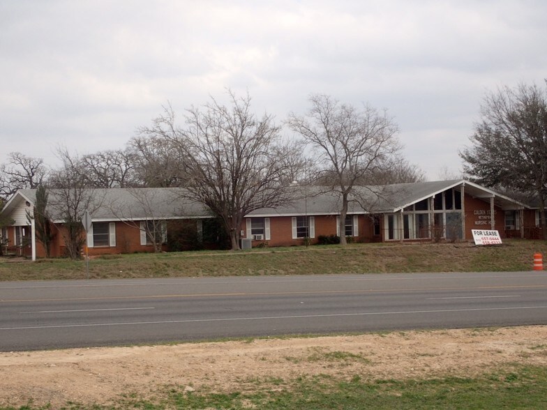 More Photos Of 605 Hwy 290 North, Elgin Office For Sale