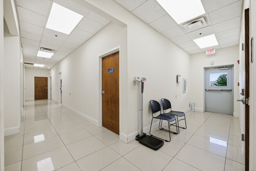 More Photos Of 433 SW 10th St, Ocala Medical For Sale
