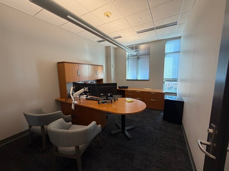More Photos Of 6300 Sprint Pky, Overland Park Office For Lease