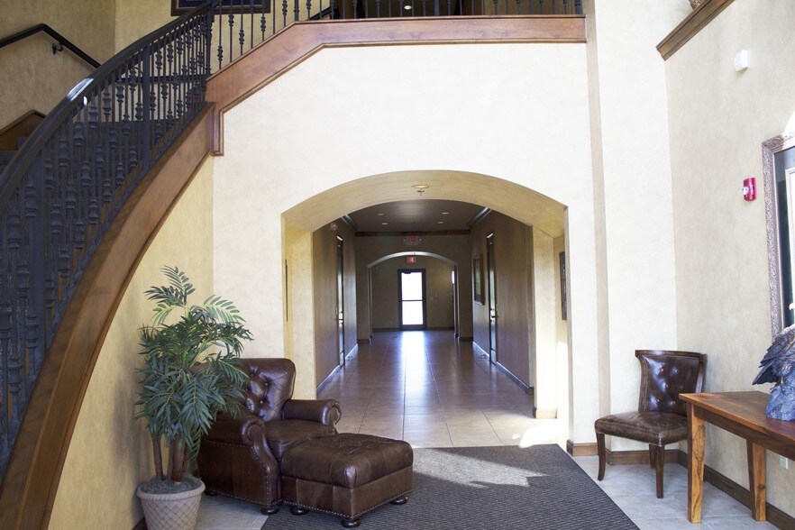 More Photos Of 2529 S Kelly Ave, Edmond Office For Lease