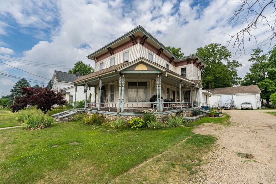 Primary Photo Of 206 W Delaware St, Decatur Apartments For Sale
