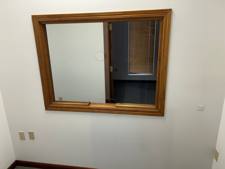 More Photos Of 110 W Walnut St, Salina Medical For Lease