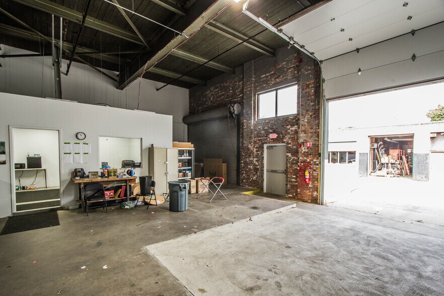More Photos Of 21 Ellsworth St, Worcester Warehouse For Sale