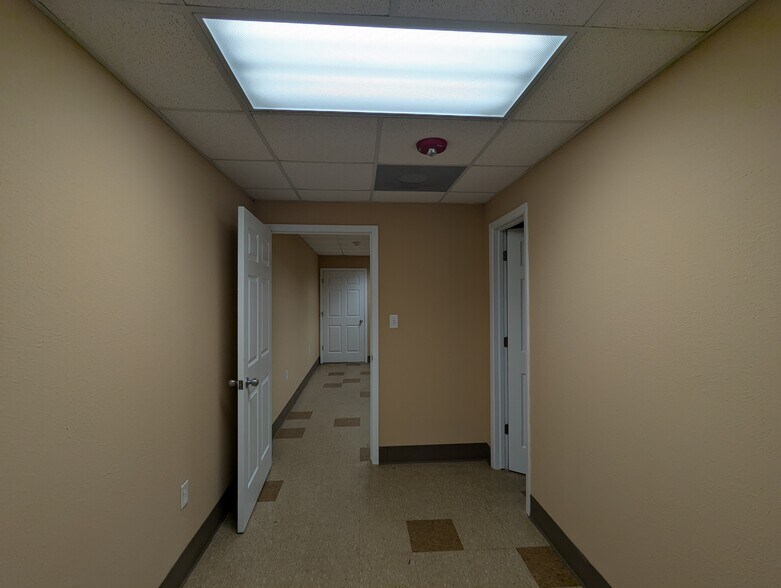 More Photos Of 635 Langham Rd, Beaumont Warehouse For Sale