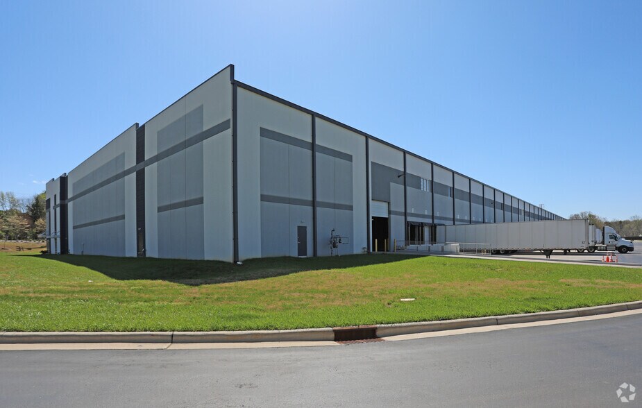 More Photos Of 780 Pegg Rd, Greensboro Warehouse For Lease