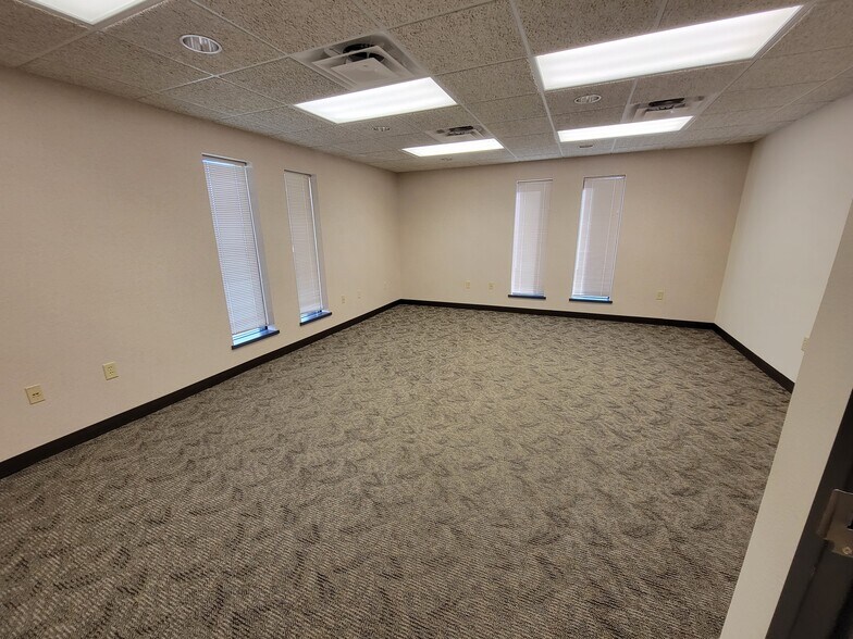 More Photos Of 4205 State St, Bismarck Medical For Sale