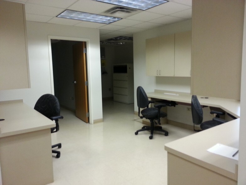 More Photos Of 155 N Seymour Ave, Mundelein Unknown For Lease