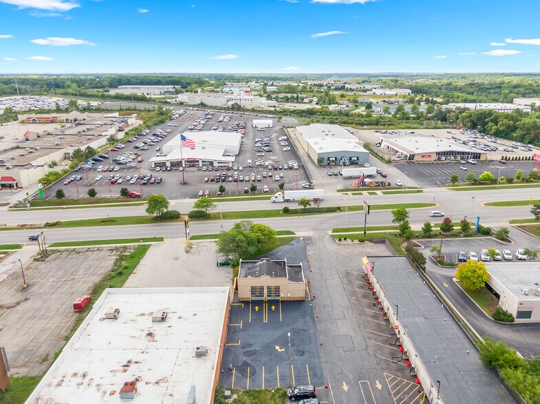 More Photos Of 8718 W Brown Deer Rd, Milwaukee Service Station For Sale