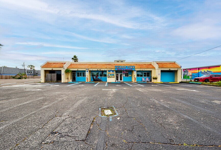 More Photos Of 400-408 W Cocoa Beach Cswy, Cocoa Beach General Retail For Sale