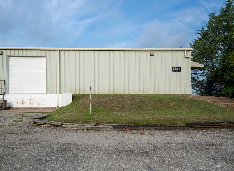 Primary Photo Of 158 Meyers Dr, Sherman Office For Lease