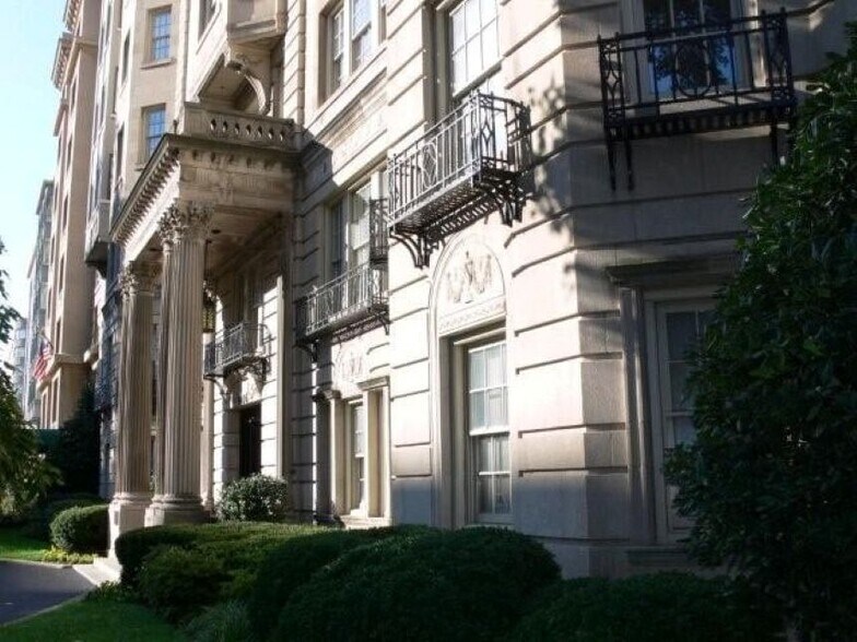 More Photos Of 1026 16th St NW, Washington Apartments For Sale