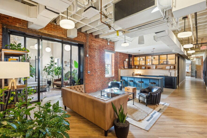 More Photos Of 3309 Elm St, Dallas Office For Sale