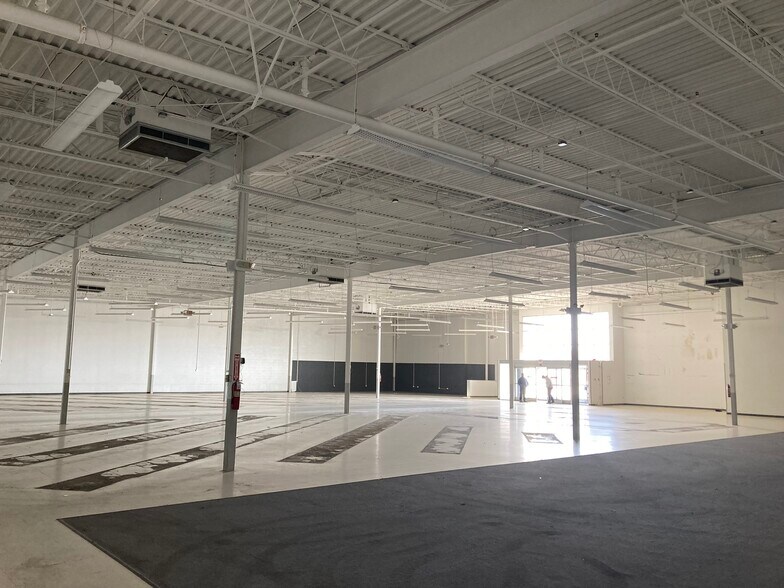 More Photos Of 1401 Vine St, Poplar Bluff Storefront For Sale