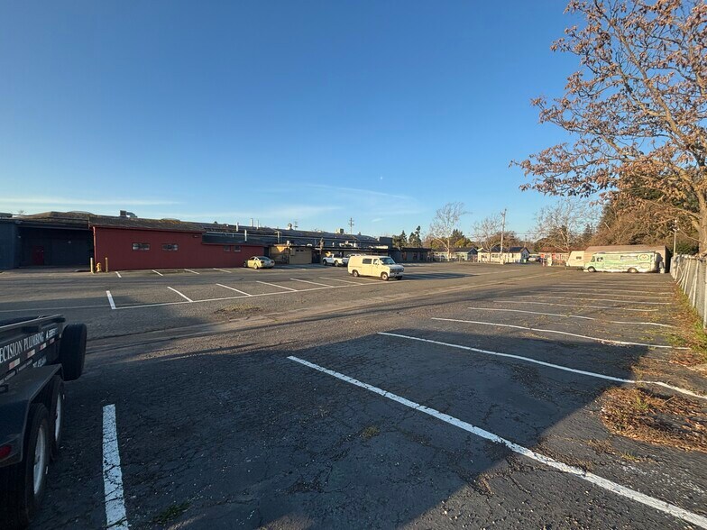 More Photos Of 101 S Coombs St, Napa Warehouse For Lease